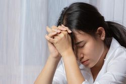 Đám tang mẹ chồng, nàng dâu nhận cái tát trời giáng, cả nhà họp gấp