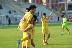 Thắng áp đảo THPT Tạ Quang Bửu, trường Thạch Thất lọt top 32
