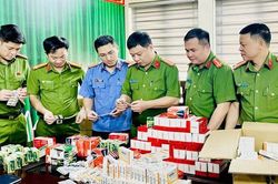 'Tuyên chiến không khoan nhượng' với thuốc giả, thực phẩm giả