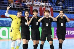 Thái Lan thắng Canada 6-3, HLV Thanathorn nói gì?