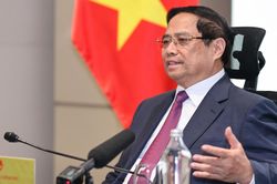 Thủ tướng yêu cầu xử lý dứt điểm vi phạm, quyết tâm gỡ 'thẻ vàng' trong năm 2025