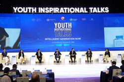 Giới trẻ Việt Nam đối thoại về AI với đại diện WEF