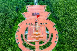 Về nơi 'đất biết nở, rừng biết đi'