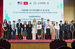 Sinh viên Việt Nam tranh tài trong cuộc thi tìm hiểu nước Mỹ
