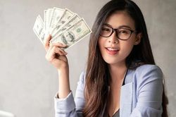 3 loại tiền người giàu hiếm khi tiêu nhưng người nghèo lại thích chi nhiều