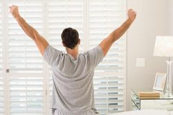 Đàn ông sau 55 tuổi có 3 dấu hiệu này lúc thức dậy là đại phúc: Ai có đủ xin chúc mừng