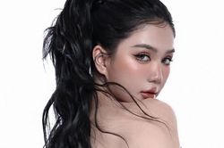 Ngọc Trinh gây chú ý khi trở lại với phong cách gợi cảm