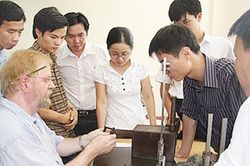 Người lao động nước ngoài được luân chuyển trong nội bộ doanh nghiệp sang làm việc tại Việt Nam có phải đóng Bảo hiểm xã hội bắt buộc không?