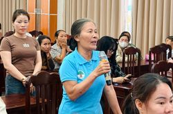 TPHCM: Gần 300 phụ nữ, trẻ em được giải đáp thông tin pháp luật về bạo lực gia đình và bình đẳng giới