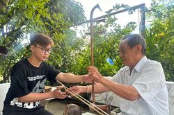Khi người trẻ đam mê tiếng đàn xưa