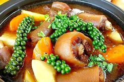 Cách làm món đuôi bò hầm tiêu xanh thơm ngon