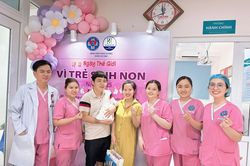 Hành trình cứu sống bé gái sinh non chỉ nặng 640 gram