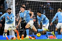Foden hóa người hùng, Man City đánh bại Leeds trong cơn mưa bàn thắng