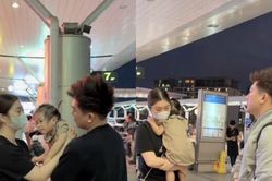Con gái Châu Khải Phong khóc nấc tiễn bố đi lưu diễn Mỹ
