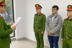Hà Nội: Tranh chấp vị trí đỗ xe ô tô tại tầng hầm chung cư, 14 đối tượng bị khởi tố