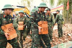 Thần tốc xây dựng, sửa chữa nhà ở cho người dân bị thiệt hại do mưa lũ