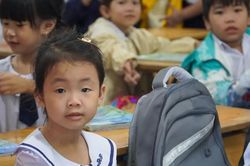 Khánh Hòa: Học sinh vùng lũ đi học trở lại