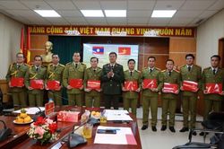 Bế giảng lớp bồi dưỡng chuyên đề báo chí, truyền thông cho cán bộ Công an Lào