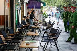 Làm sao để vỉa hè Hà Nội không còn nhếch nhác?