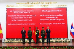 Bí thư Thành ủy Hà Nội và Bí thư Thành ủy Viêng Chăn hội đàm, hai Thủ đô tiếp tục hợp tác chặt chẽ