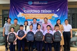 Hơn 2.500 học sinh Đắk Lắk nhận quà tiếp sức đến trường sau bão lũ