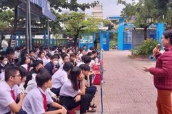 Hơn 1.000 học sinh, giáo viên được tuyên truyền phòng, chống HIV/AIDS