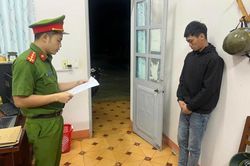 Khởi tố 'con nghiện'… nghịch tử