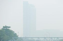 Hà Nội yêu cầu 100% công trường xây dựng phải kiểm soát bụi nghiêm ngặt