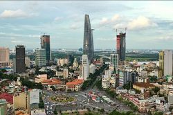 Bảng giá đất Hà Nội và TP HCM tăng mạnh nhưng vẫn 'cách xa' thị trường