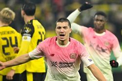 Ibrahim Maza ghi bàn hạ Dortmund, Leverkusen vào tứ kết