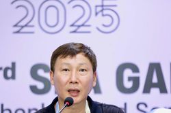 HLV Kim Sang Sik chỉ ra hạn chế của U22 Việt Nam, dù thắng trận mở màn SEA Games 33