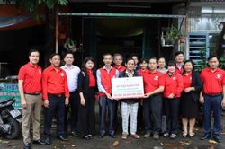 Đoàn công tác Cụm thi đua số 1 hỗ trợ xây dựng 3 nhà Chữ thập đỏ tại Đà Nẵng