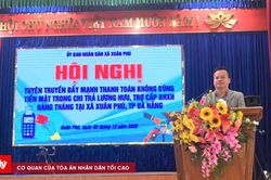 BHXH cơ sở Thăng Bình hỗ trợ nhận lương hưu, trợ cấp qua tài khoản
