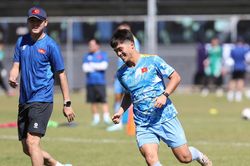U22 Việt Nam tập luyện giữa trưa, quyết đấu U22 Malaysia