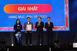 Vinh danh các tác phẩm đạt giải thưởng thường niên về quyền con người