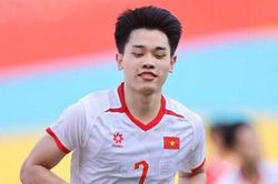 Đình Bắc ấn định 2-1, Văn Hậu tái xuất đầy hứa hẹn