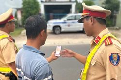 Xử lý nghiêm hành vi 'né' biên bản vi phạm hành chính về giao thông