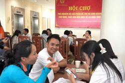 Hơn 400 hộ kinh doanh trải nghiệm hỗ trợ chuyển đổi từ thuế khoán sang kê khai