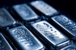 Giá bạc hôm nay 7/12/2025: Tăng dựng đứng, lập đỉnh lịch sử
