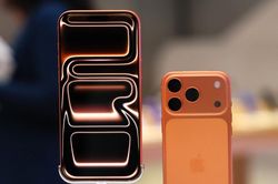 Lý do người dùng iPhone 17 không nên dùng miếng dán màn hình?