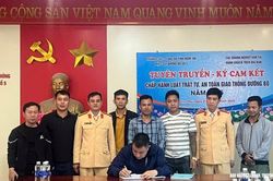 Doanh nghiệp vận tải, tài xế chở công nhân ký cam kết an toàn giao thông trên Quốc lộ 46