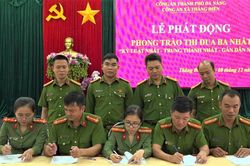 Công an xã Thạnh Bình và Thăng Điền phát động phong trào thi đua 'Ba nhất'