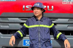 Chiến sĩ cảnh sát kể khoảnh khắc cứu nữ sinh khỏi tai nạn nghiêm trọng