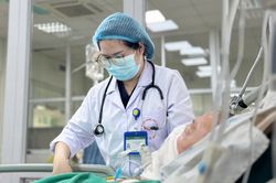 Người đàn ông từ Thái Lan về Việt Nam chữa bệnh 'vi khuẩn ăn thịt người'