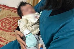 Bé gái sơ sinh bị bỏ rơi lúc rạng sáng tại Hải Phòng