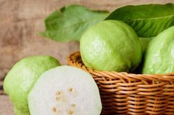 8 nguồn vitamin C tự nhiên tốt nhất giúp tăng đề kháng cho cơ thể trong mùa đông