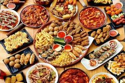 Bí mật kinh doanh của tiệm đồ ăn vặt kỳ lạ