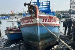 Kiểm tra tàu cá không đủ điều kiện ở phường Tam Thắng