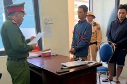 Khởi tố 2 giám đốc doanh nghiệp chỉ đạo khai thác khoáng sản trái phép