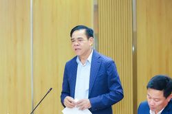 Chủ tịch UBND tỉnh Võ Trọng Hải dự, chỉ đạo Hội nghị kiểm điểm tại Đảng bộ Sở Xây dựng